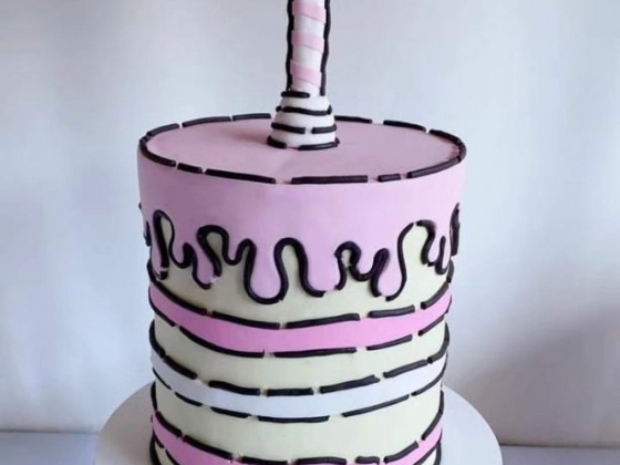 Top Cakes by Daniella VT