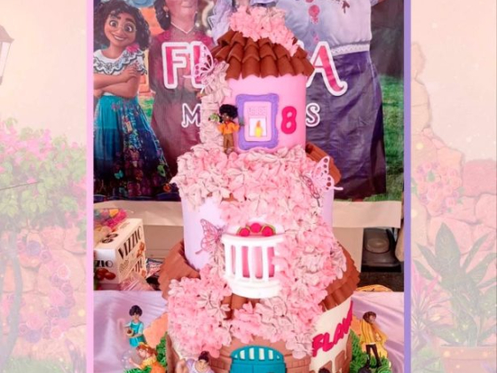 Top Cakes by Daniella VT