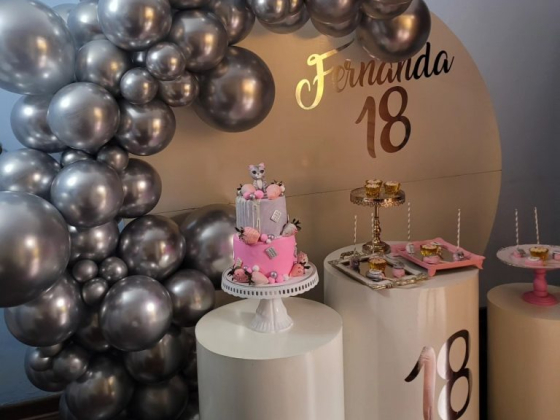 Top Cakes by Daniella VT
