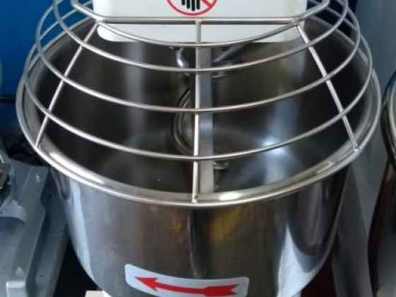 Amasadora de 18 kg